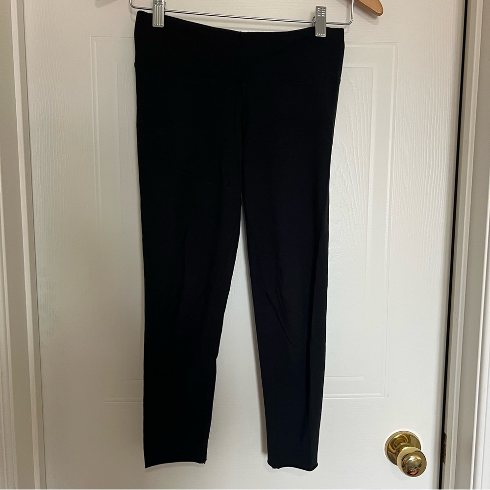 TNA Black Cropped Leggings